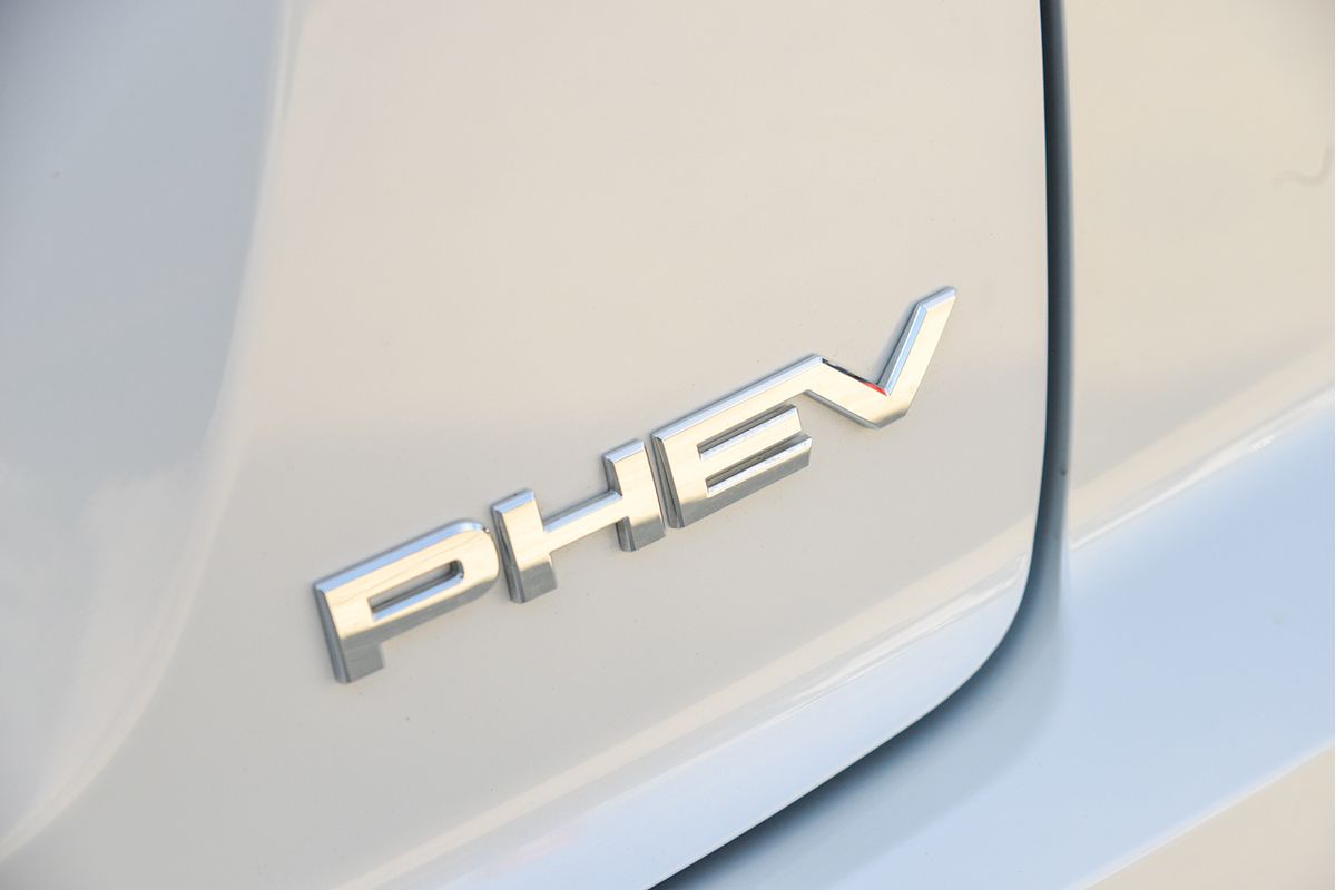 2024 Mitsubishi Eclipse Cross PHEV ES YB