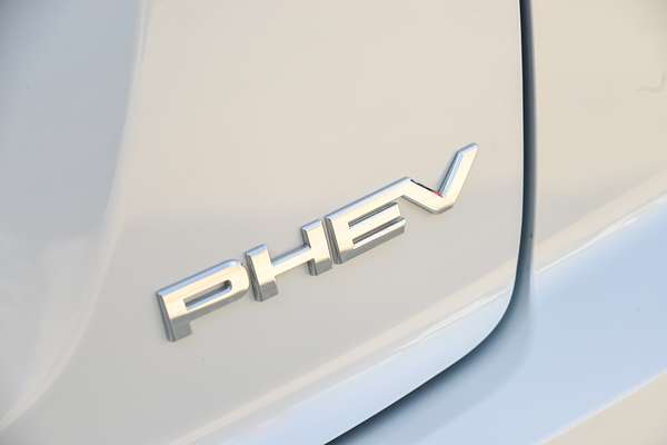 2024 Mitsubishi Eclipse Cross PHEV ES YB