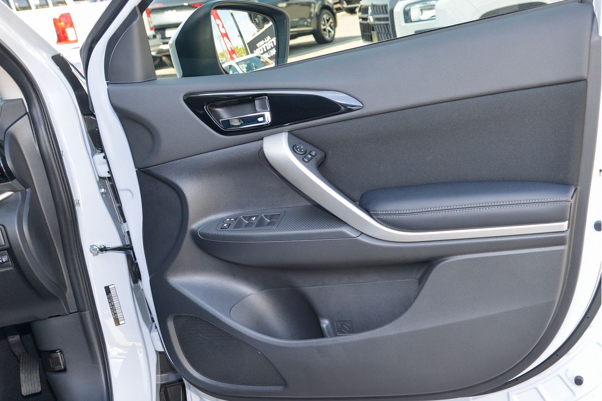 2024 Mitsubishi Eclipse Cross PHEV ES YB