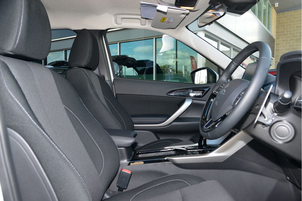 2024 Mitsubishi Eclipse Cross PHEV ES YB