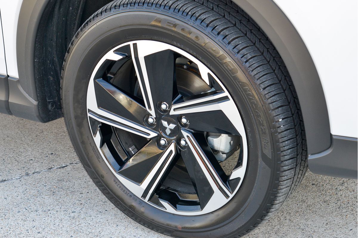 2024 Mitsubishi Eclipse Cross PHEV ES YB