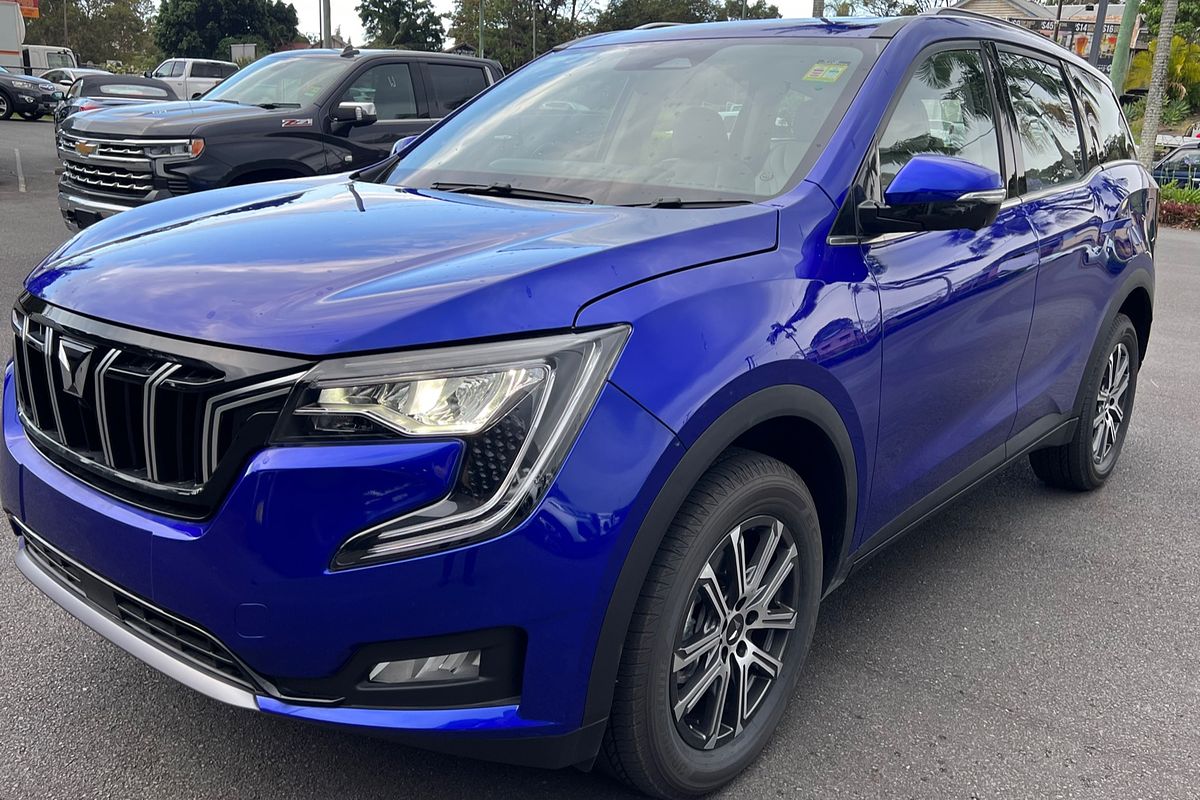 2023 Mahindra XUV700 AX7L