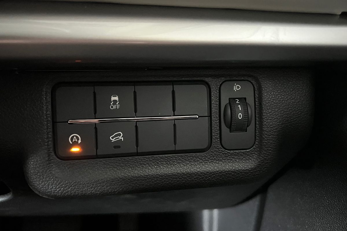 2023 Mahindra XUV700 AX7L