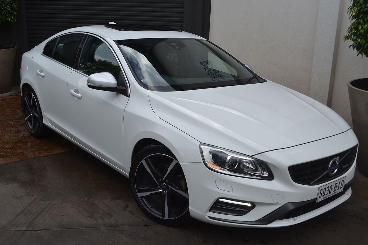 2014 Volvo S60 T5 R-Design