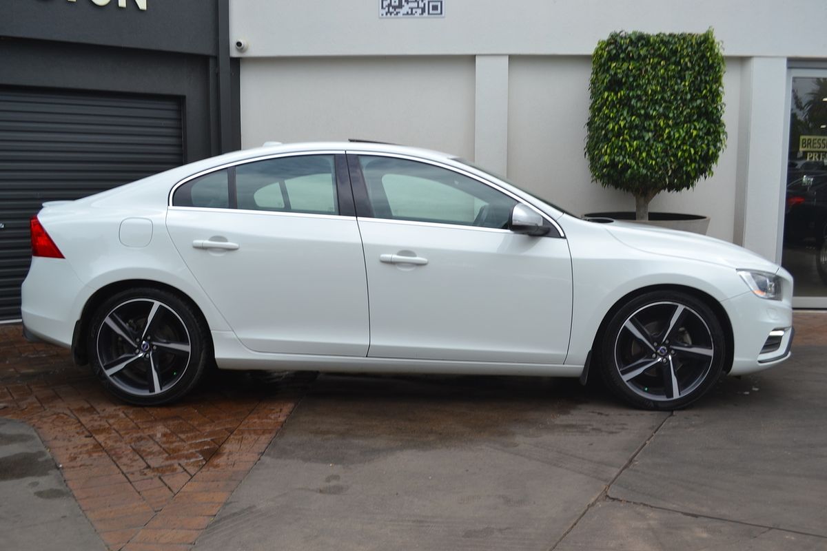 2014 Volvo S60 T5 R-Design