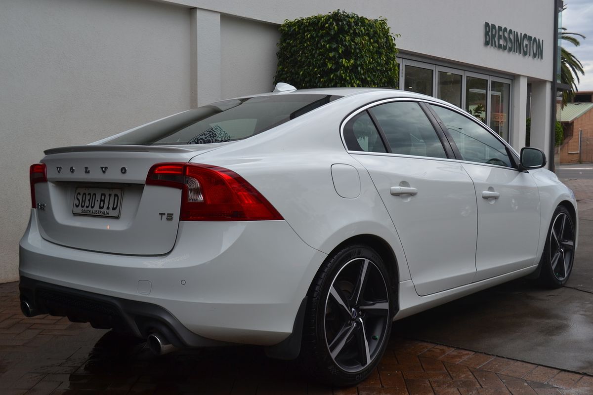 2014 Volvo S60 T5 R-Design