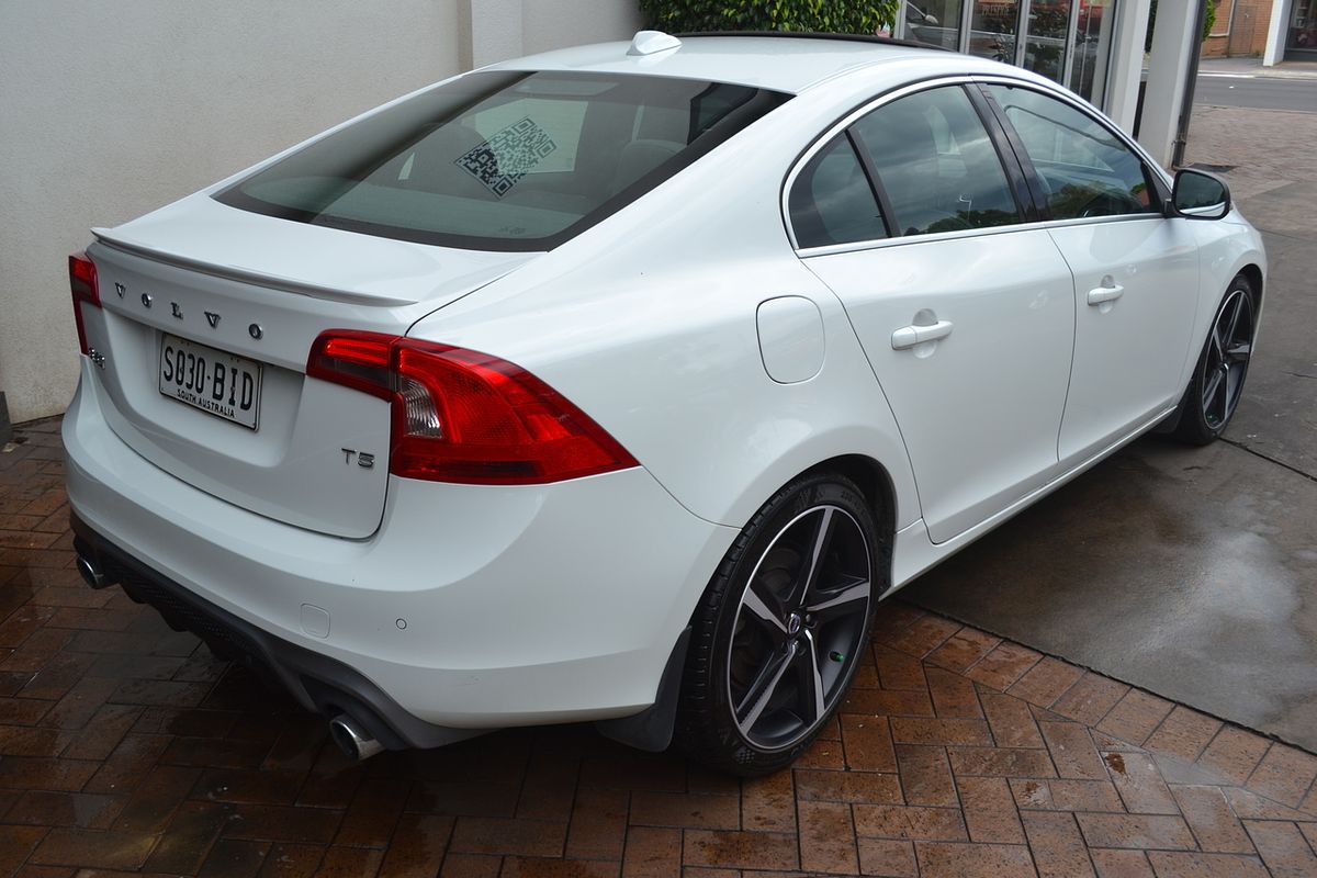 2014 Volvo S60 T5 R-Design