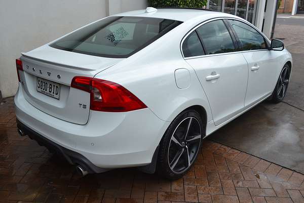 2014 Volvo S60 T5 R-Design