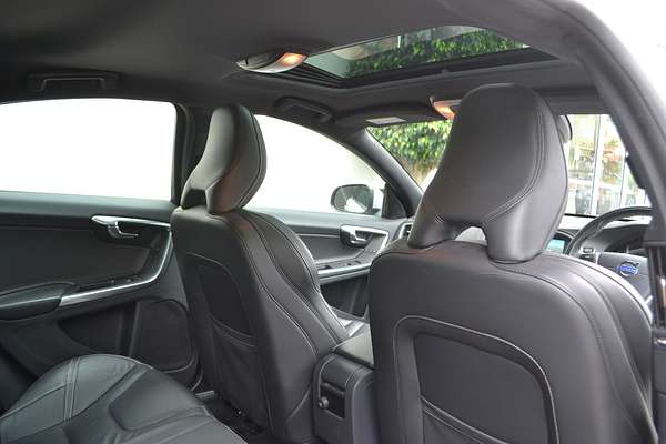2014 Volvo S60 T5 R-Design