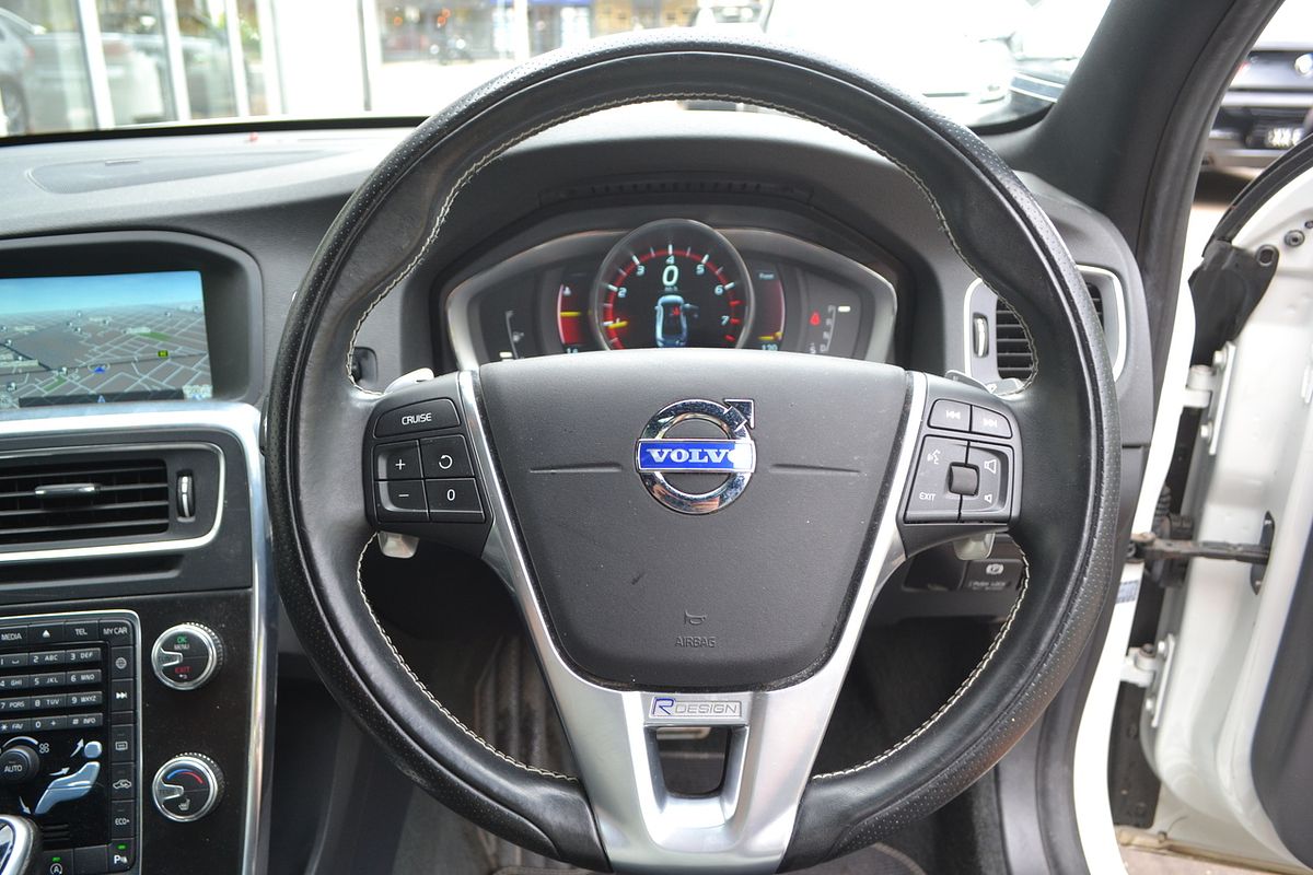2014 Volvo S60 T5 R-Design