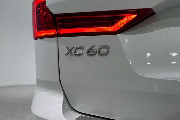 2021 Volvo XC60 B5 Momentum