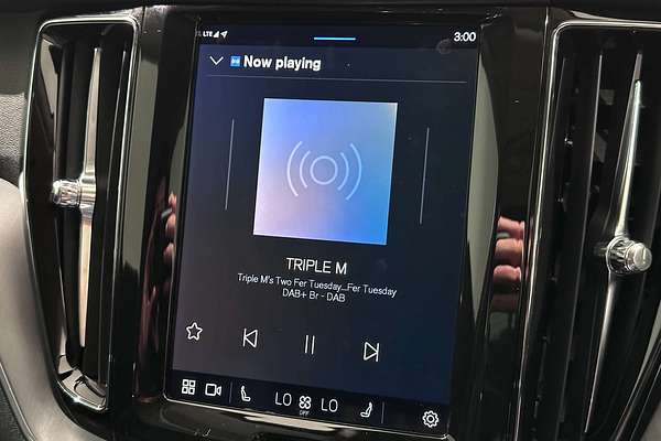 2021 Volvo XC60 B5 Momentum