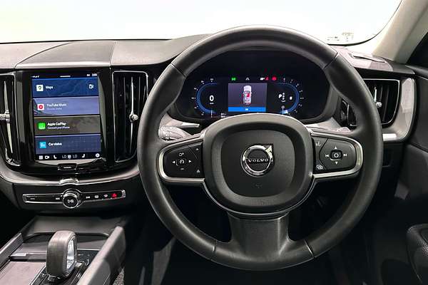 2021 Volvo XC60 B5 Momentum