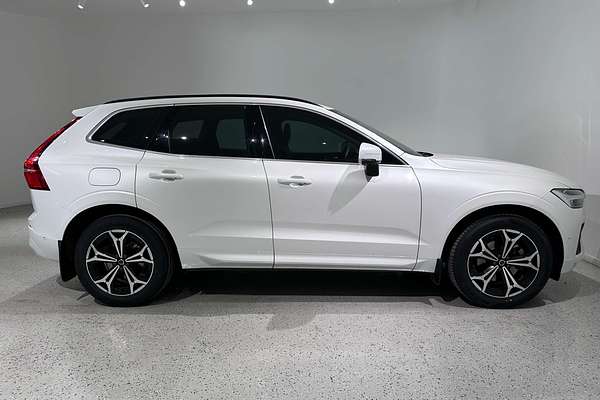 2021 Volvo XC60 B5 Momentum