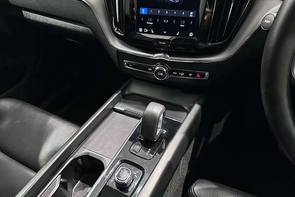 2021 Volvo XC60 B5 Momentum