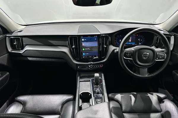 2021 Volvo XC60 B5 Momentum