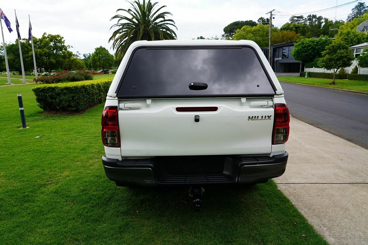 2016 Toyota Hilux SR (4x4) GUN126R 4X4