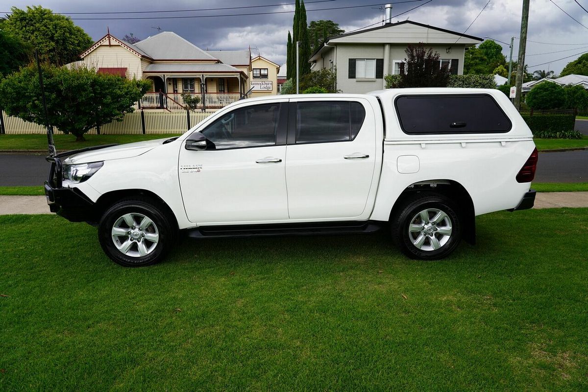 2016 Toyota Hilux SR (4x4) GUN126R 4X4