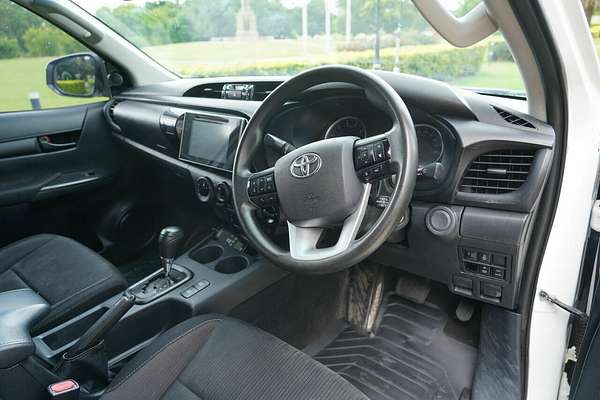 2016 Toyota Hilux SR (4x4) GUN126R 4X4