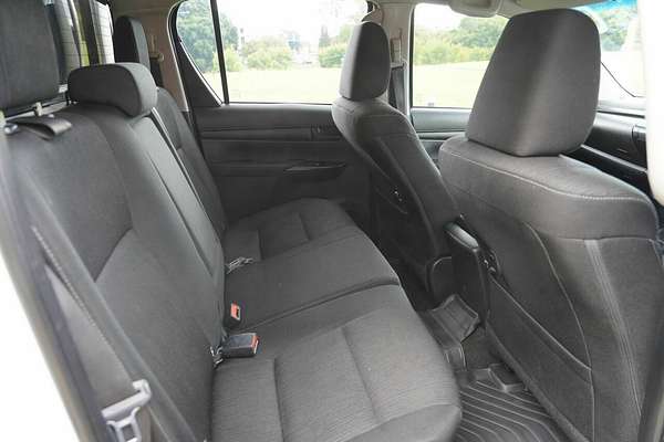 2016 Toyota Hilux SR (4x4) GUN126R 4X4