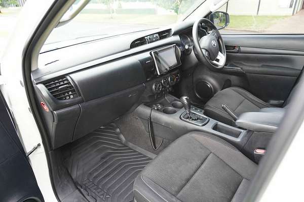 2016 Toyota Hilux SR (4x4) GUN126R 4X4