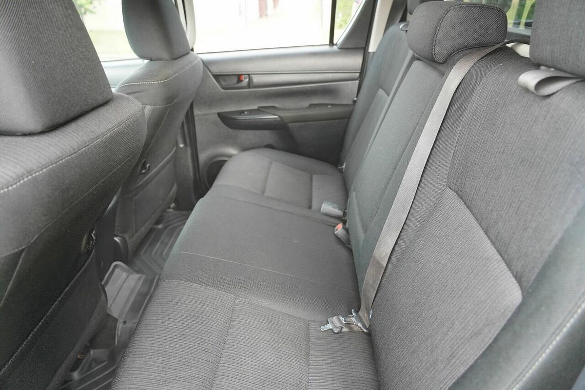 2016 Toyota Hilux SR (4x4) GUN126R 4X4
