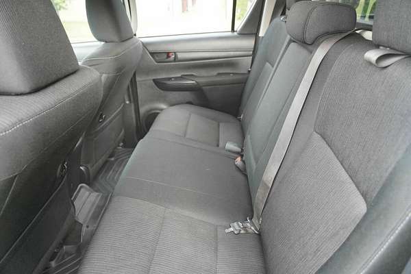 2016 Toyota Hilux SR (4x4) GUN126R 4X4