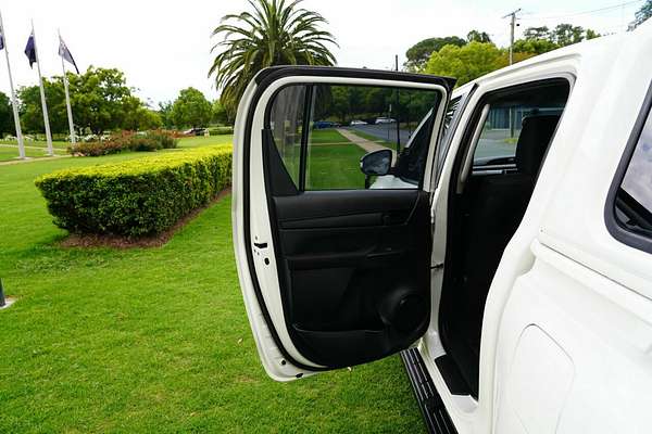 2016 Toyota Hilux SR (4x4) GUN126R 4X4