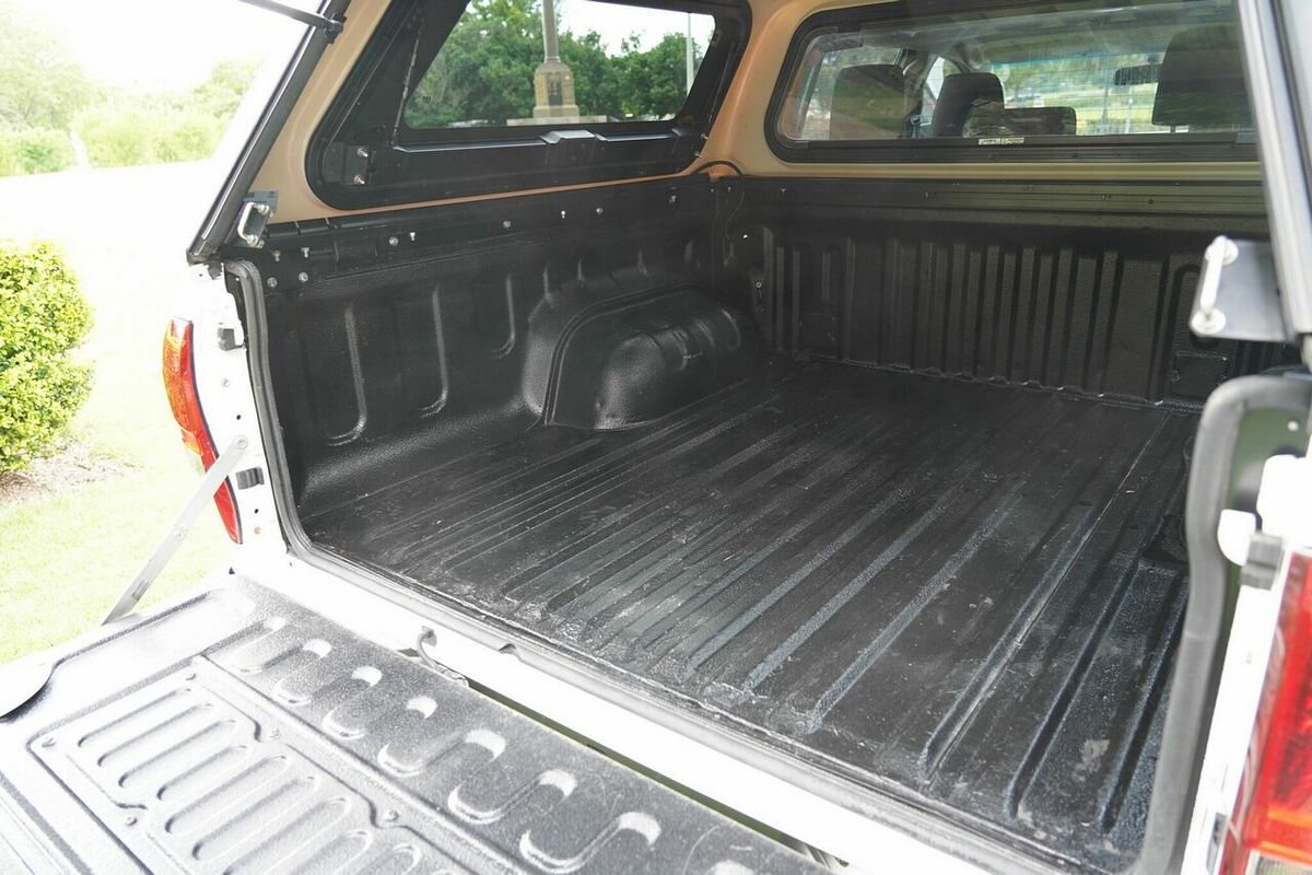 2016 Toyota Hilux SR (4x4) GUN126R 4X4