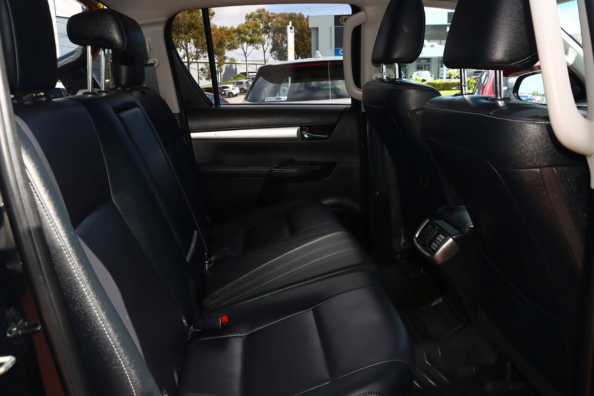 2020 Toyota Hilux SR5 GUN126R 4X4