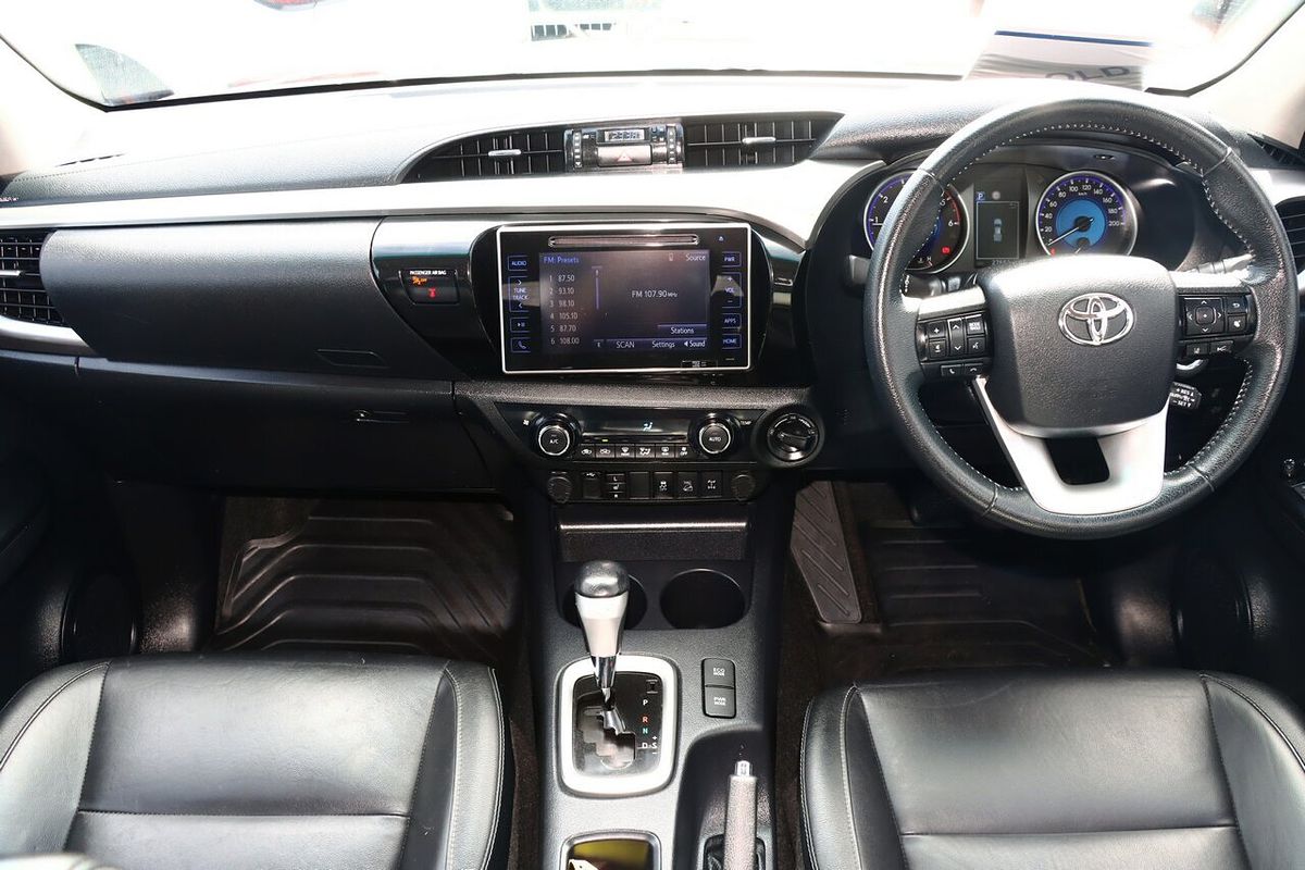 2020 Toyota Hilux SR5 GUN126R 4X4