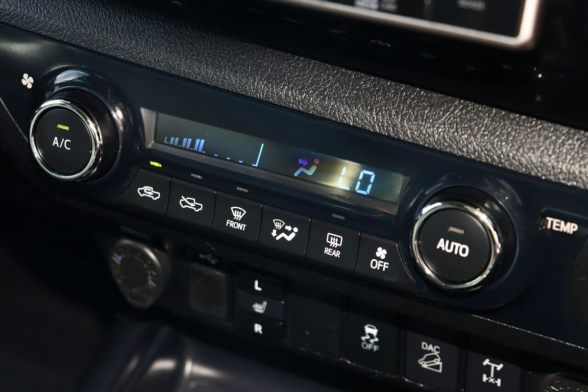 2020 Toyota Hilux SR5 GUN126R 4X4