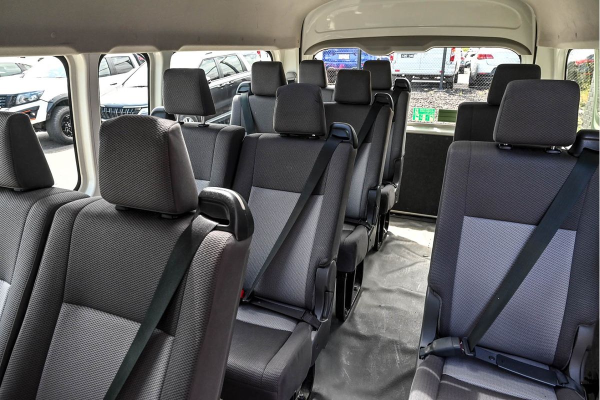 2019 Toyota Hiace Commuter GDH322R