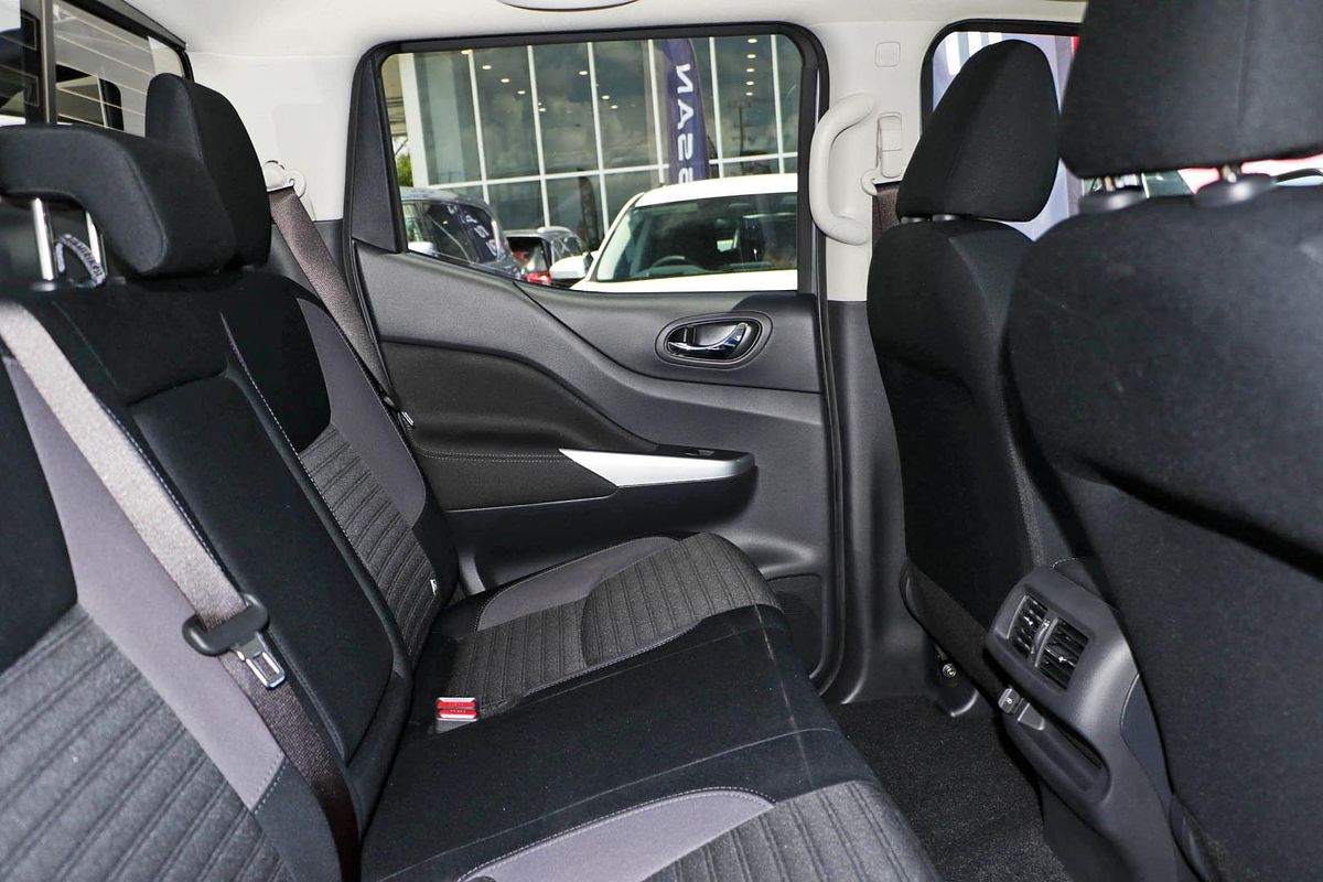 2024 Nissan Navara ST D23 4X4
