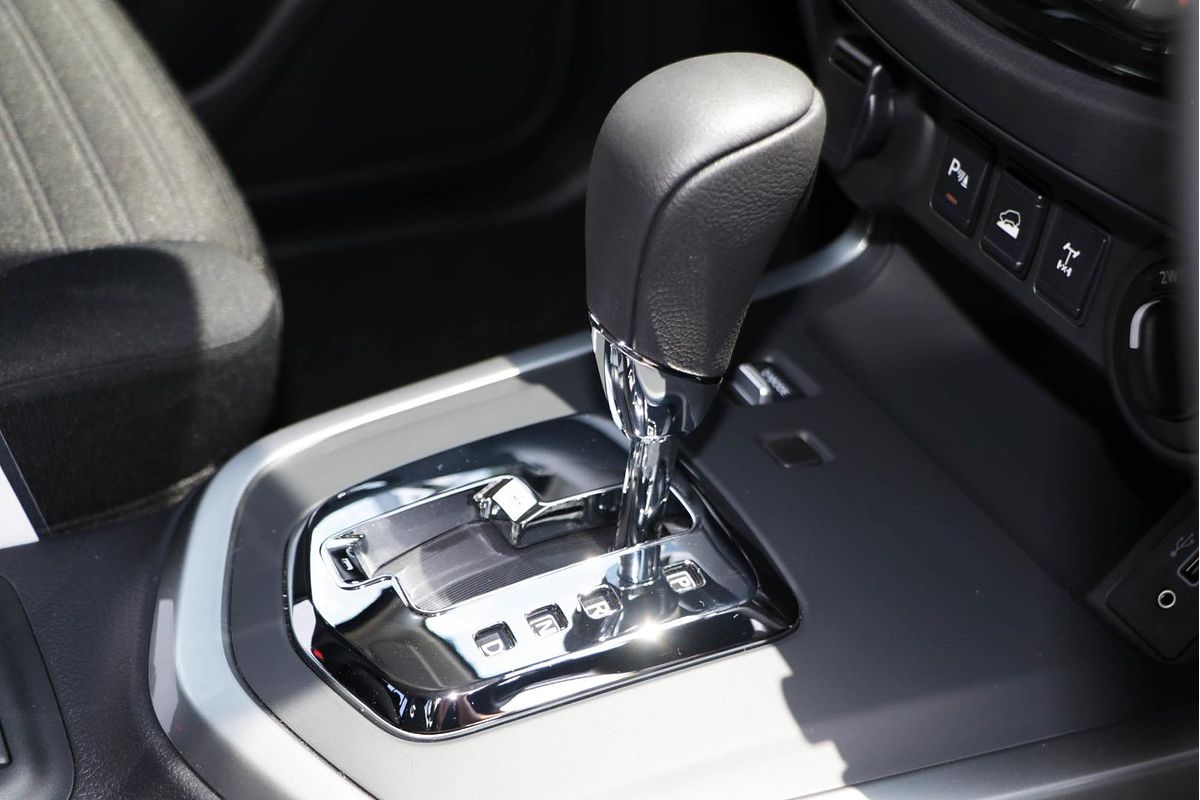 2024 Nissan Navara ST D23 4X4