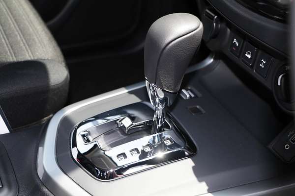 2024 Nissan Navara ST D23 4X4