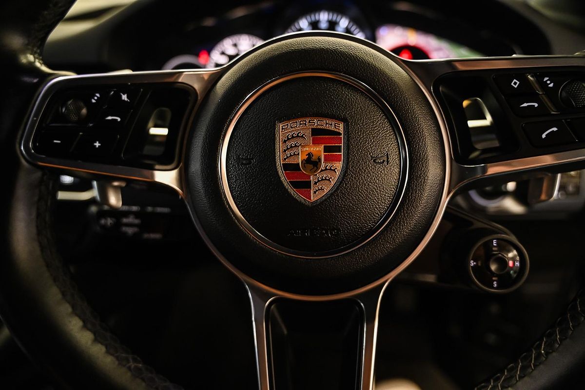 2020 Porsche Cayenne E-Hybrid 9YA