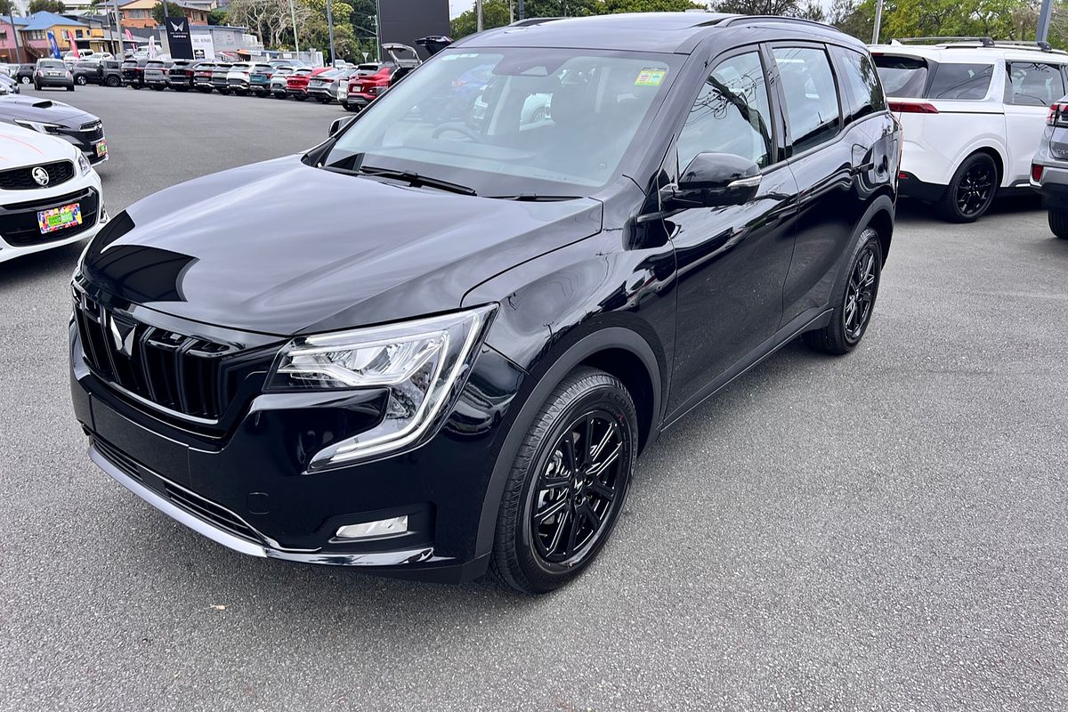 2024 Mahindra XUV700 AX7L