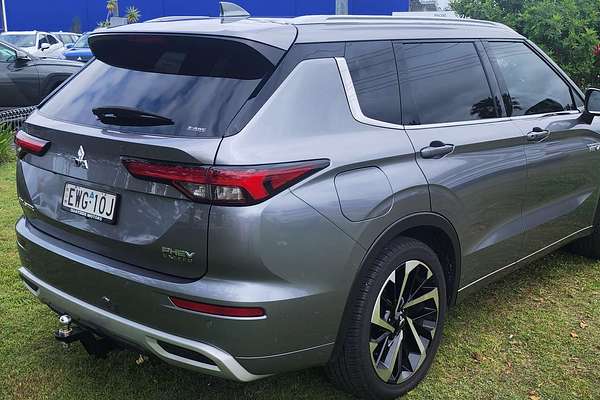 2022 Mitsubishi Outlander PHEV Exceed ZM