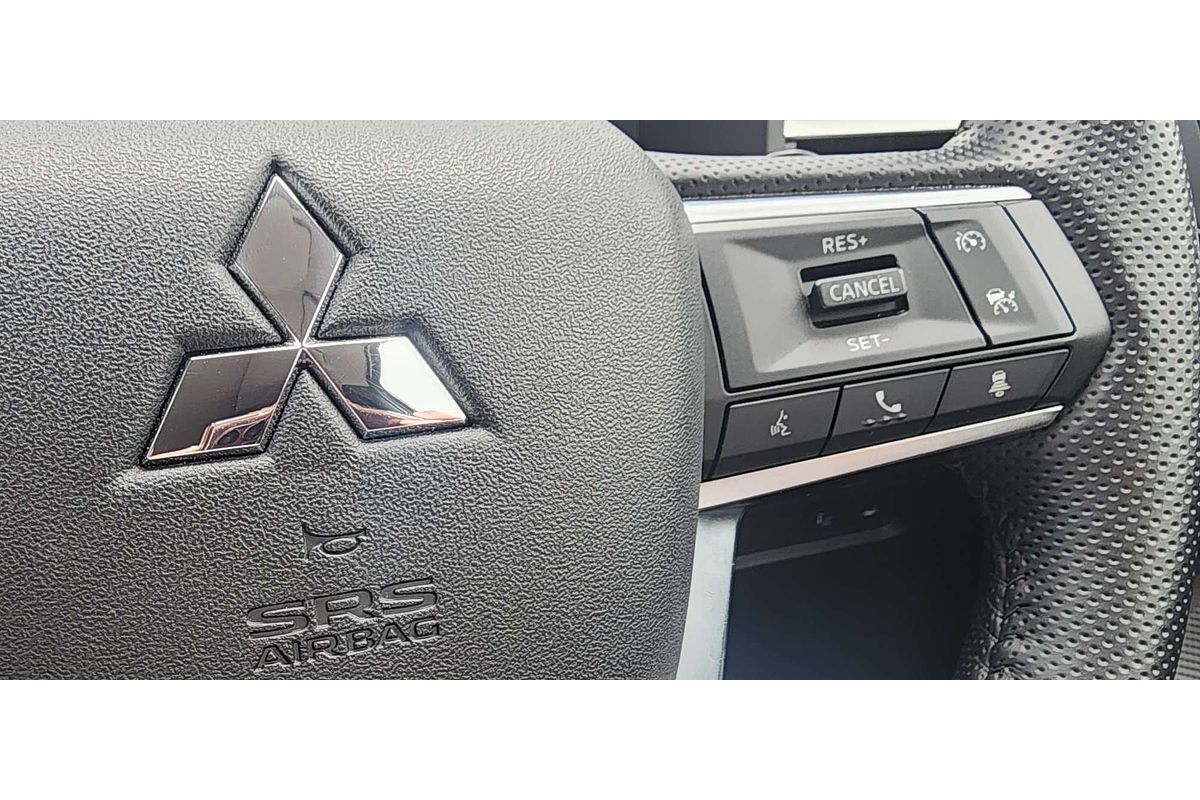 2022 Mitsubishi Outlander PHEV Exceed ZM