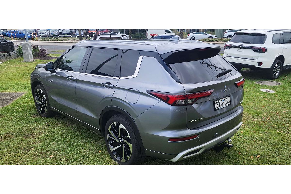 2022 Mitsubishi Outlander PHEV Exceed ZM