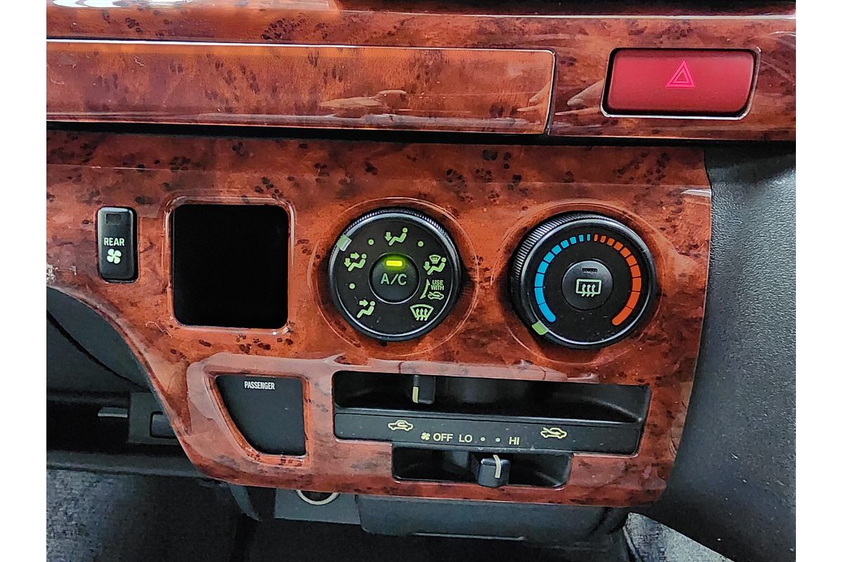 2006 Toyota Hiace  TRH221K