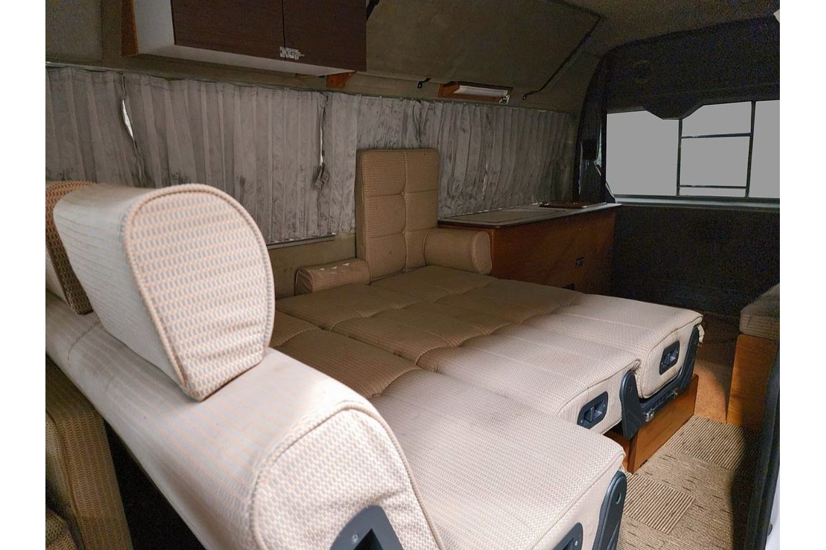 2006 Toyota Hiace  TRH221K