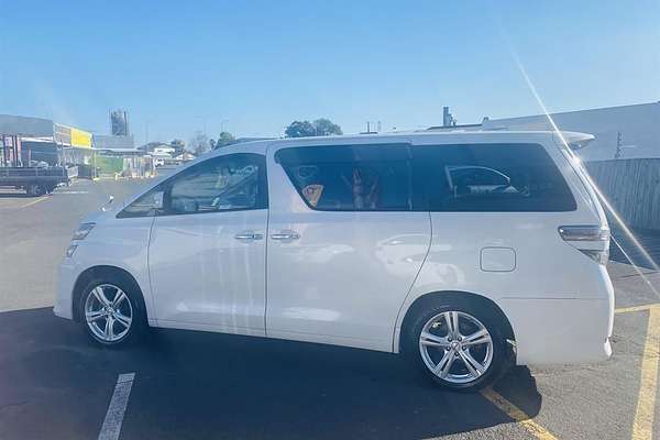 2013 Toyota Vellfire