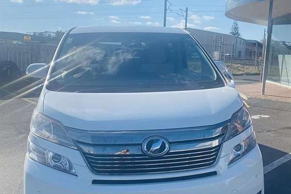 2013 Toyota Vellfire