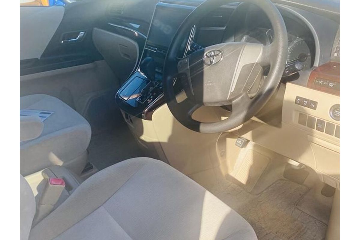 2013 Toyota Vellfire