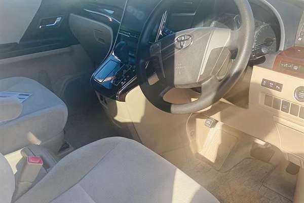 2013 Toyota Vellfire