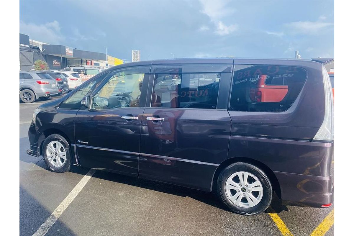 2013 Nissan Serena