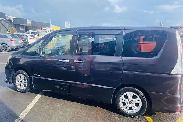 2013 Nissan Serena