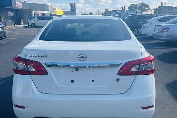 2012 Nissan BLUEBIRD SYLPHY
